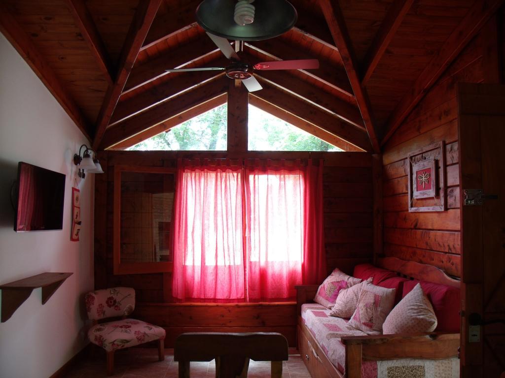 Cabanas De Colores Los Reartes Ruang foto